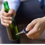 Policja zatrzymała pijanego ojca, który opiekował się dzieckiem!