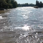 Wzrasta poziom wody na Bobrze, a w wale w Żeganiu powstała dziura