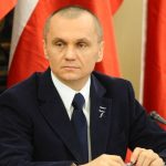 „Posiedzenia sztabu z Tuskiem przypominają odprawy medialne Putina” – ocenia generał Polko