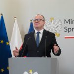 Korneluk pierwszym nielegalnym prokuratorem w III RP. Okupuje Prokuraturę Krajową