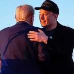 Musk angażuje w wybory w USA swoje środki. Jaki ma powód?