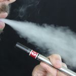 Mają problem. Dotyczy miliona osób. Nie palili, ale wapują