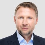 Poseł PiS informuje Kierwińskiego: „W więzieniu wódki nie serwują”