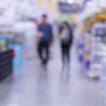 Po ponad 2,5 latach od najazdu na Ukrainę Auchan likwiduje biznes w Rosji