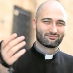 Sprawa poręczenia za ks. Olszewskiego rozwiązana. Jutro może wyjść na wolność?