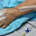 Tak źle jeszcze nie było. W polskich szpitalach brakuje nawet soli fizjologicznej