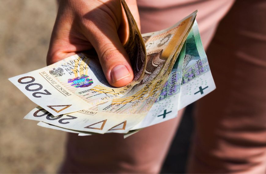 Polscy pracownicy oczekują jawności zarobków i równego traktowania. Pracodawcy mają szereg obaw