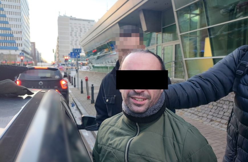 Warszawa: Gruzin okradał kobiety i… zrzucał je ze schodów!