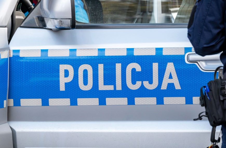 Kolejny atak na policjantów. Oddano strzały