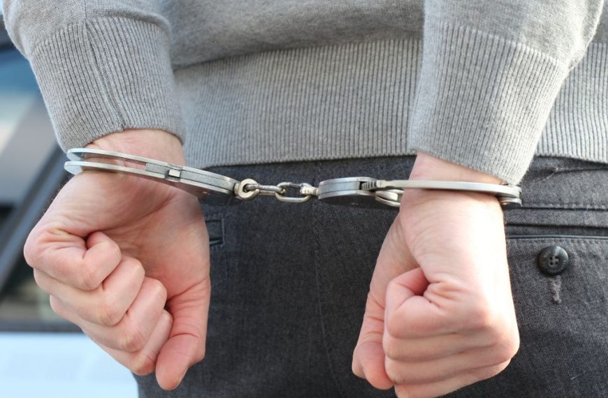 Tysiące pedofilskich materiałów. 44-latek w rękach policji