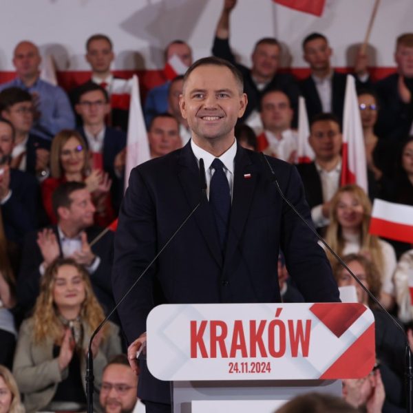 Kto popiera Nawrockiego? Na liście SENSACYJNE nazwiska