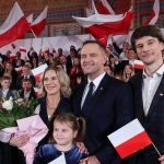 HIT!„Super Express” zrobił drugą sondę, bo wygrał Nawrocki. W drugiej… też wygrał