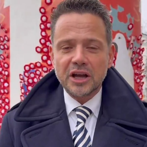 Blokował KPO dla Polski, teraz chwali się dotacjami. Hipokryzja i polityczna obłuda