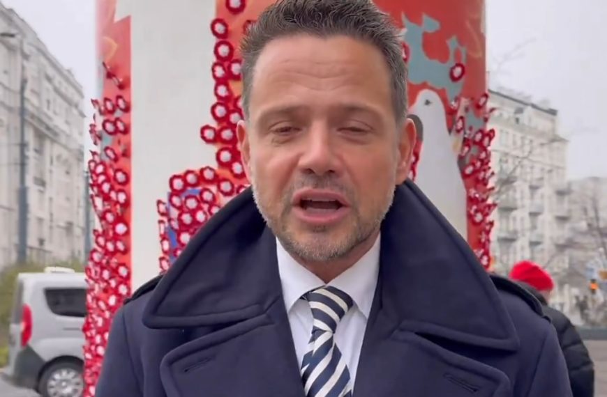 Blokował KPO dla Polski, teraz chwali się dotacjami. Hipokryzja i polityczna obłuda