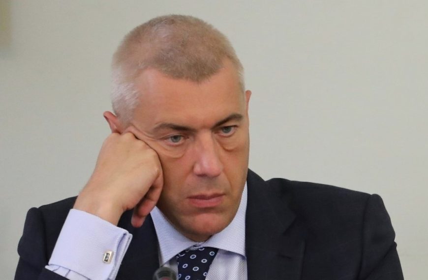 Internauci reagują na wpis Giertycha: „Trzaskowski i Sikorski lokajami Andrzeja Dudy, tylko do tego się nadają”
