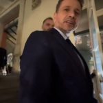 Zobacz, jak Trzaskowski ucieka przed Republiką