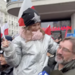 Rodziny z dziećmi tłumnie przybyły na Marsz Niepodległości