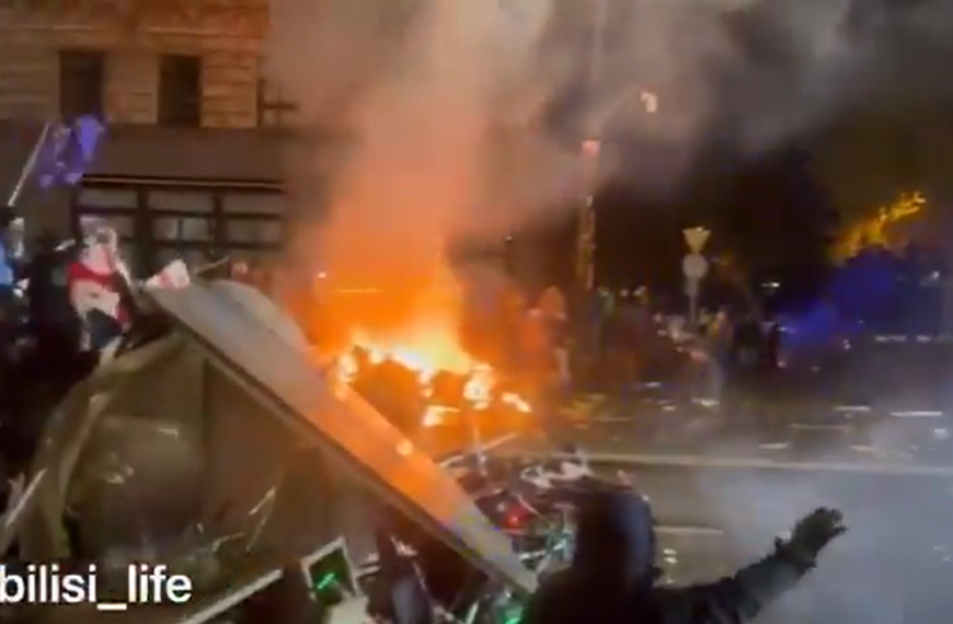 Rząd Gruzji powtarza scenariusz Janukowycza. Euromajdan w Tibilisi