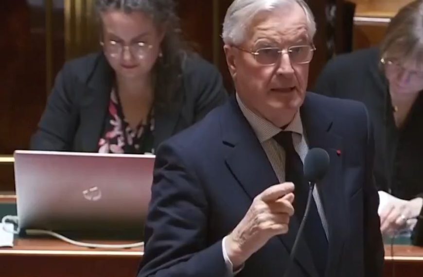 Macron oczekuje upadku rządu. Tak czy nie?