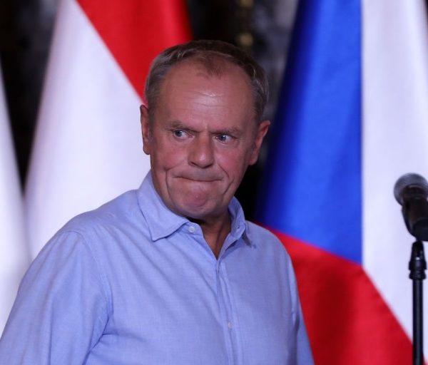 Tusk wprowadza plany pogłębiające kryzys: wyższy dług, inflacja i obciążenia podatkowe