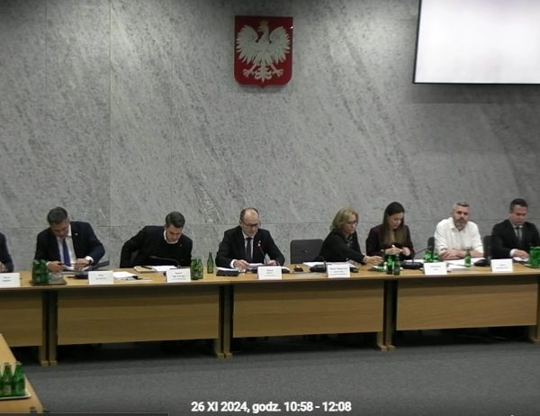 PiS ostro o raporcie&hellip;