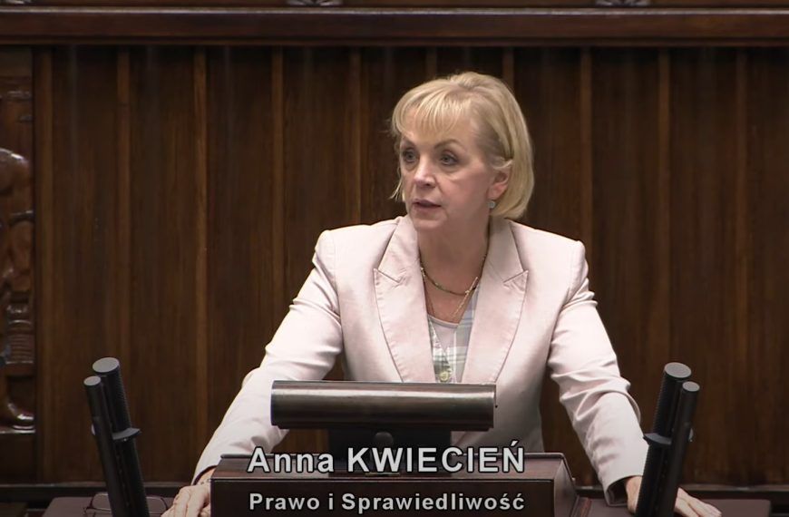 Kwiecień w Sejmie przypomina, jak pani Kidawa-Błońska szorowała po dnie w wyborach i PO zablokowała wybory!