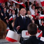 Morawiecki apeluje: odłóżmy na bok wewnętrzne podziały i animozje. Czas ruszyć po zwycięstwo!