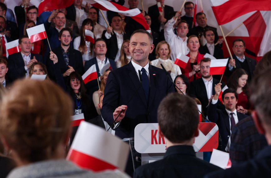 Morawiecki apeluje: odłóżmy na bok wewnętrzne podziały i animozje. Czas ruszyć po zwycięstwo!