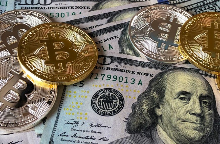 Szef SEC zrezygnował, rynek kryptowalut wystrzelił w górę!