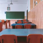 Równamy w dół w polskiej oświacie: brak wymogu 30 proc. punktów z przedmiotu dodatkowego budzi ostry sprzeciw