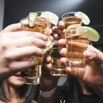 Zarzuty nieumyślnego spowodowania śmierci kolegi. W tle alkohol i narkotyki