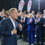 PO obiecuje inwestować w polskie pociągi. Internauci nie wytrzymali takiej hipokryzji