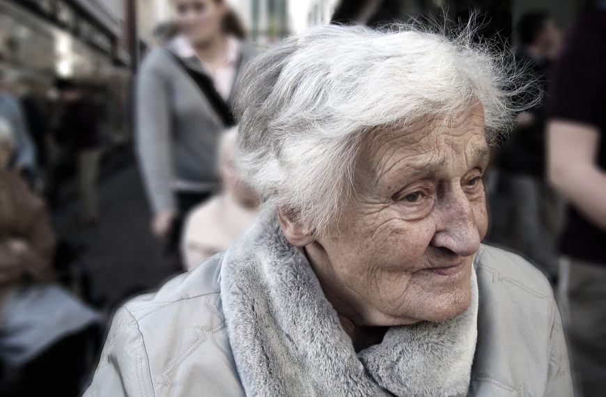 W Polsce więcej ludzi żyje w biedzie, niż mieszka w Warszawie
