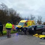 Tragedia na Dolnym Śląsku. Samochód zderzył się z karetką. Jedna osoba nie żyje