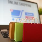 Eksperci ostrzegają przed oszustwami w sieci – Black Friday, fałszywe sklepy i phishing