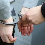 „Mistrz ucieczek” w końcu złapany – zaskoczył policjantów w… sądzie!