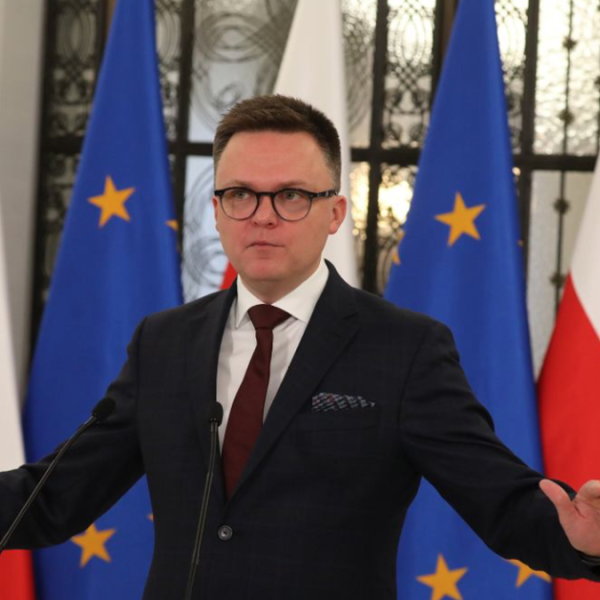 Hołownia vs. prawda o Collegium Humanum. Wsypał go… partyjny kolega!
