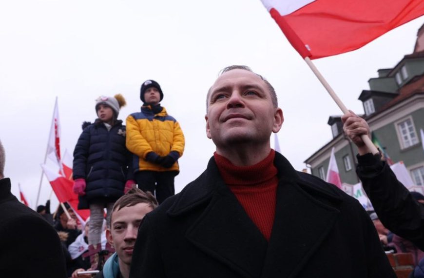 Obrzydliwe. Dziennikarka portalu Gazeta.pl napisała o „szemranych kontaktach” Nawrockiego z… hitlerowcami
