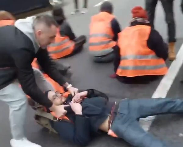 Michał Kucharczyk walczył z Ostatnim Pokoleniem