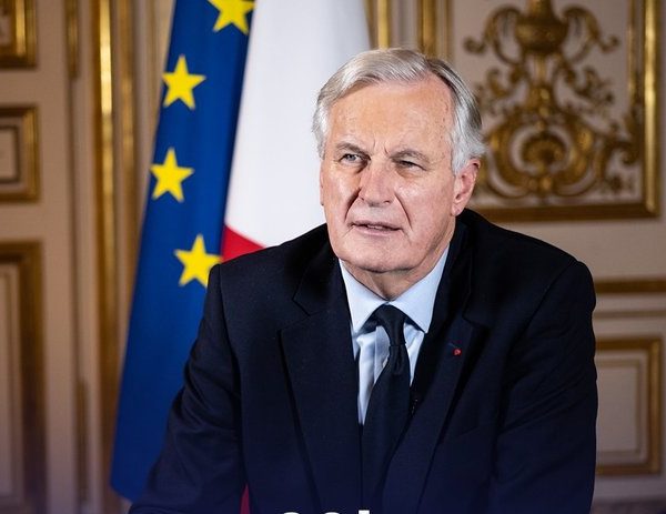 We Francji upadł rząd Michela Barniera