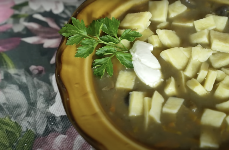 Tradycyjne Smaki Lubelszczyzny. Zupa grzybowa z łazankami [wideo]