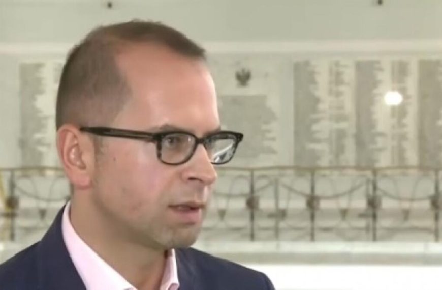 „Polityczne szopki i przepalone pieniądze” – internauci masakrują Szczerbę i komisję wizową