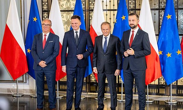 Zgrzyty w koalicji – Hołownia podgryza Tuska. Marszałek stanął w obronie Kaczyńskiego?