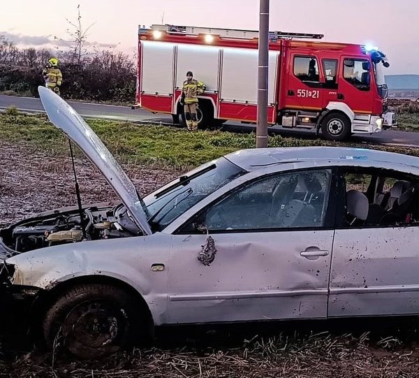 Dachowanie samochodu zakończone tragedią